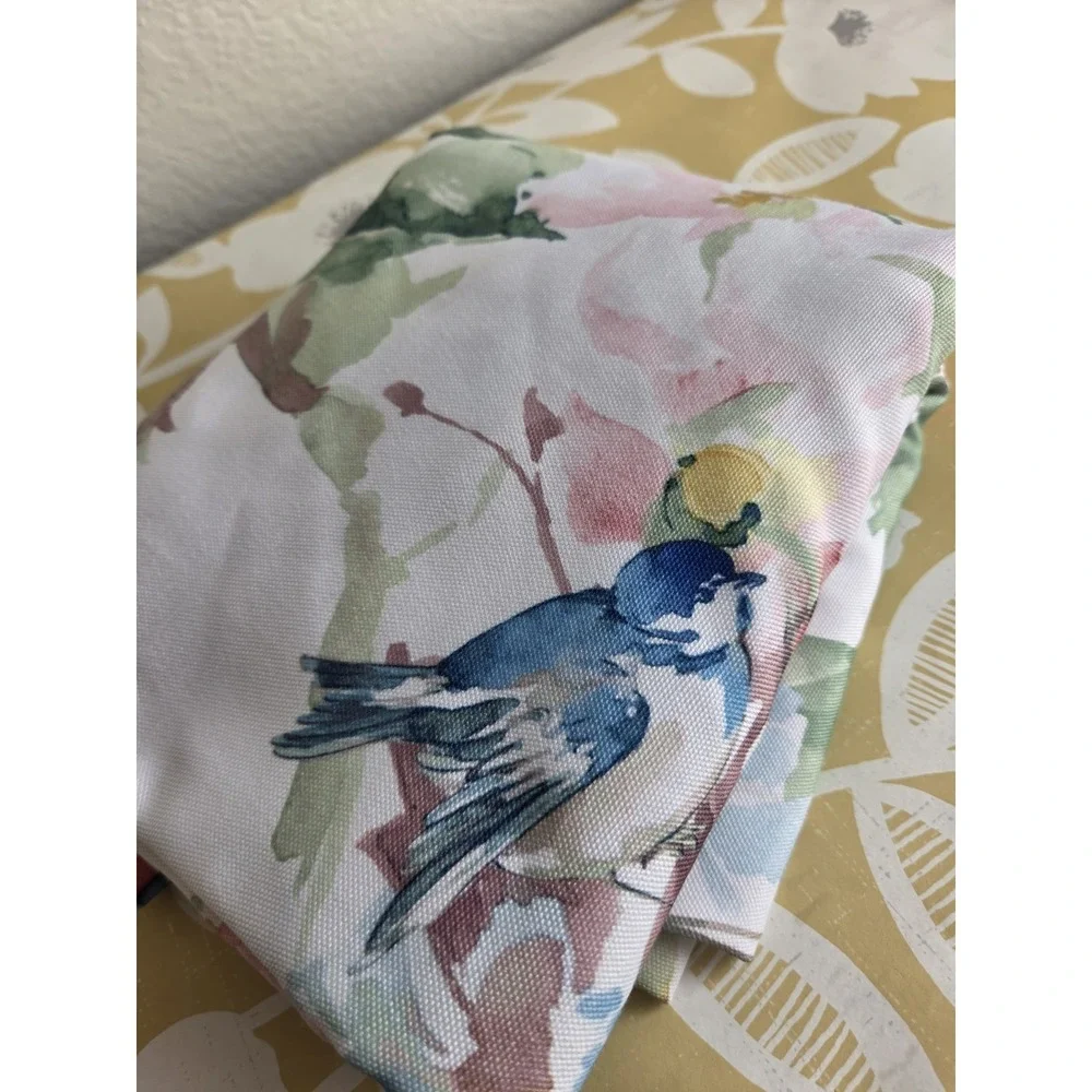 67 Round Bird Indoor Outdoor Tablecloth Polyester Floral
